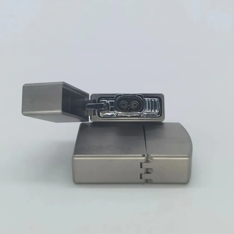 Lighter Insert Zippo - Ветрозащитная зажигалка с титановым корпусом и